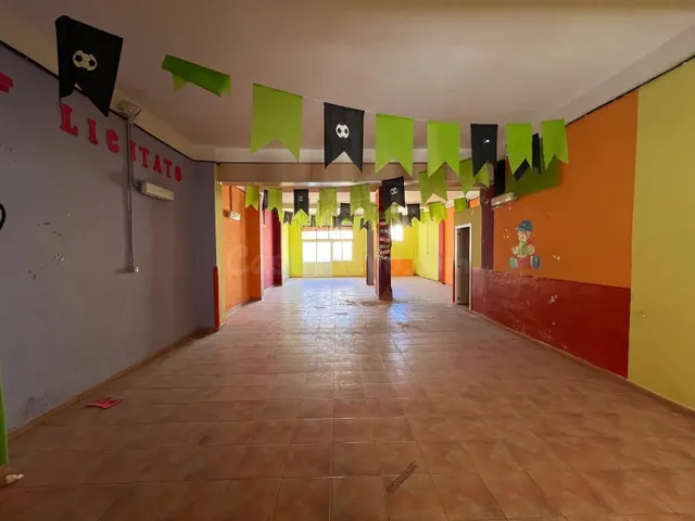 LOCAL COMERCIAL CON PATIO INTERIOR - foto 5