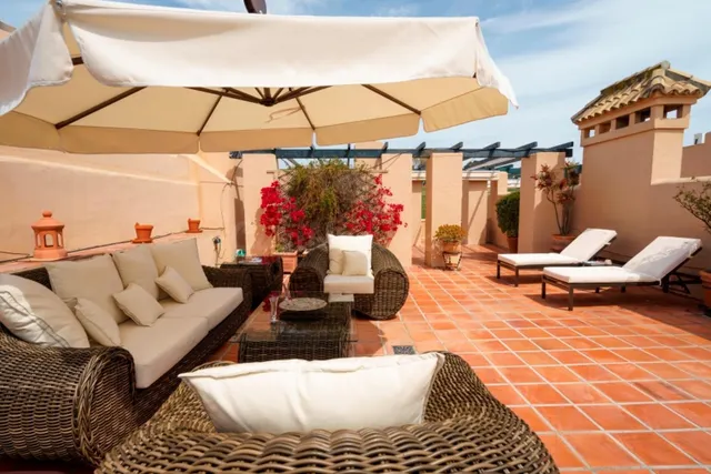 Ático con terraza privada de 142 m2 en La Cartuja del Golf — 2
