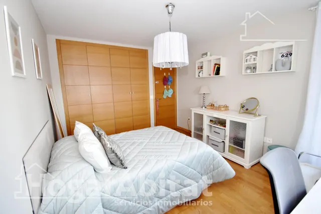 PRECIOSO ADOSADO PAREADO CON PISCINA, 3 TERRAZAS Y BARBACOA  JUNTO AL PUERTO — 25