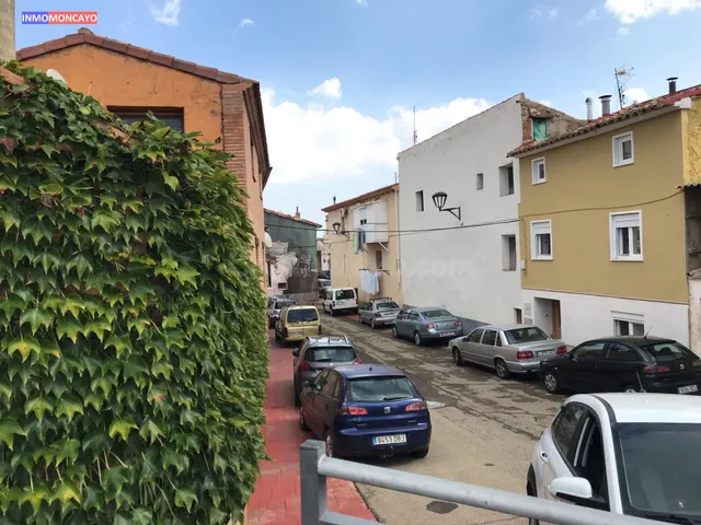 SE VENDE CASA EN TORRELLAS