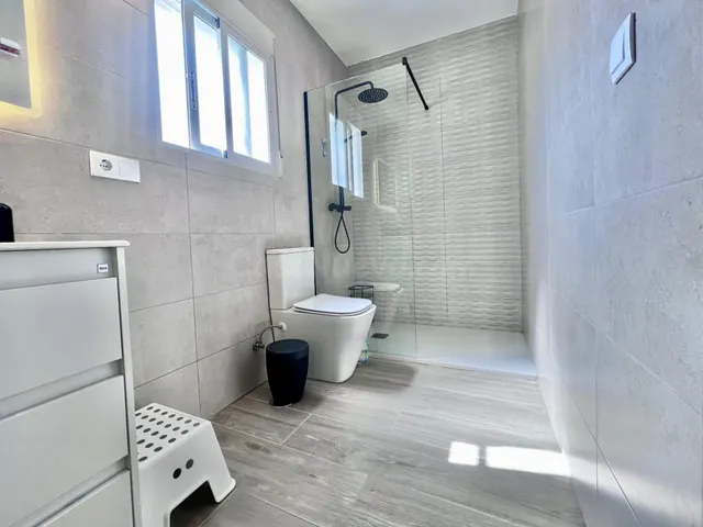 CHALET DE 5 DORMITORIOS Y 4 BAÑOS EN SAN MIGUEL DE SALINAS ( - foto 5