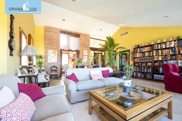 GRAN CASA CON PISCINA EN COLINAS BERMEJAS, MONACHIL — 13