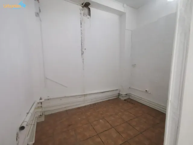 OPORTUNIDAD!! LOCAL EN VENTA CON POSIBILIDADES DE USO COMO VIVIENDA. — 5