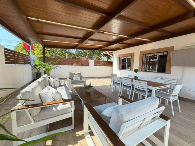 Espectacular vivienda reformada con parcela de 200 m2, terraza y solárium cerca de Playa del Cura en Torrevieja — 9