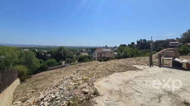 Parcela Urbana de 945 m2 con hermosas vistas en San Miguel - - foto 3