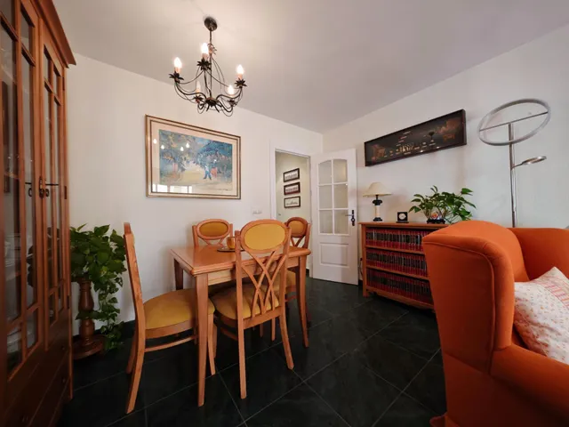 PISO CENTRICO EN FUENGIROLA CON VISTAS LATERALES AL PUERTO JUNTO A LA PLAYA. PERFECTO ESTADO — 44