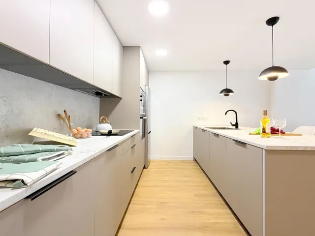 SE VENDE AMPLIO PISO DE DOS DORMITORIOS CON REFORMA A ESTRENAR EN ARRABAL - ZARAGOZA — 13