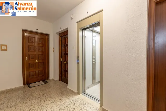 Piso de 3 dormitorios en calle milán, zaidín | muy luminoso y con gran potencial — 25