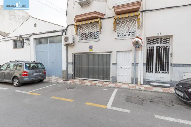 PLAZA DE APARCAMIENTO DE 25 M2 EN ARMILLA (GRANADA) – ACCESO - foto 2