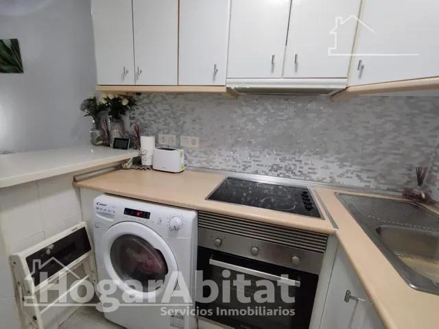 Espacio exterior, luz y privacidad en este adosado reformado en esquina con gran terraza y piscina comunitaria — 34