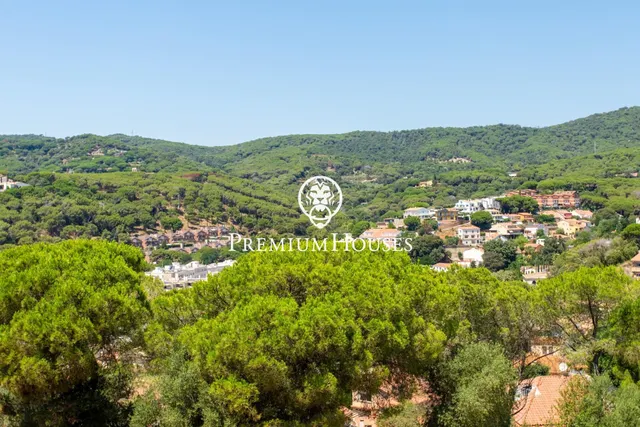 Exclusiva casa con jardín, piscina y espectaculares vistas al mar en Sant Andreu de Llavaneres — 32