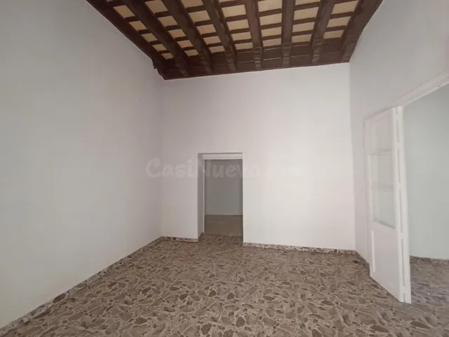 AMPLIA CASA PALACIO A REFORMAR EN EL CENTRO