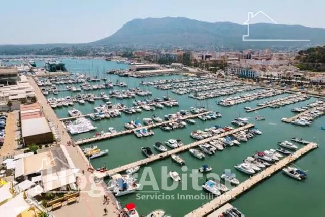 Seminuevo en denia, luminoso y espacioso con balcón y ascensor — 32