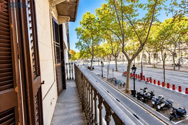 PLANTA NOBLE  DEL EIXAMPLE AL LADO DE PASEO DE GRACIA — 2