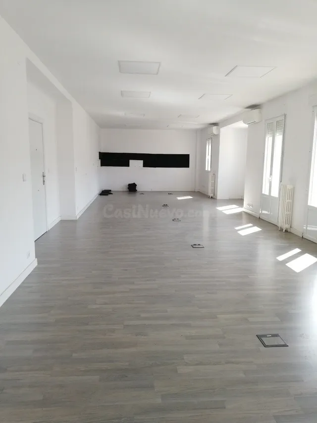 METRO RIOS ROSAS, OFICINA muy luminosa,130m2 diáfana, calefa