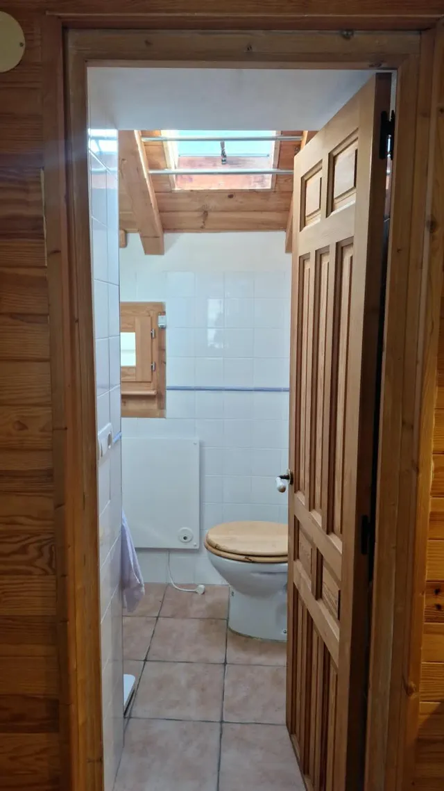 Encantadora Casa con Terreno en Bembibre por solo €77,000 — 9
