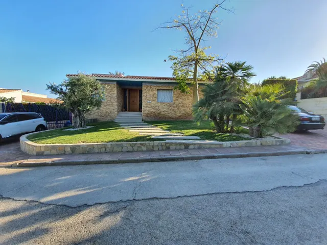 Chalet individual en una de las urbanizaciones mas exclusivas de Benidorm — 3