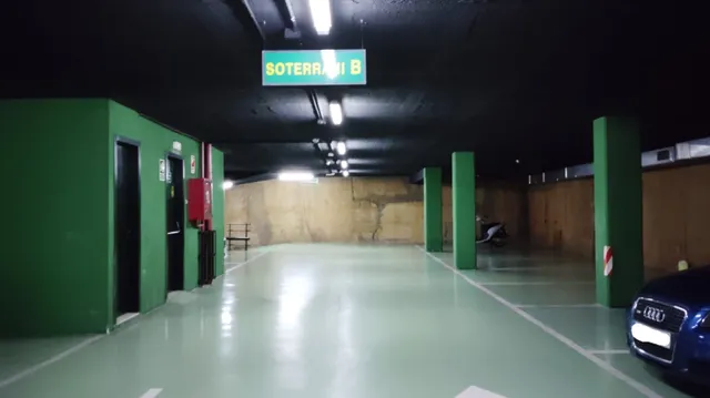 Parking de moto 4m² en alquiler - Barcelona — 12