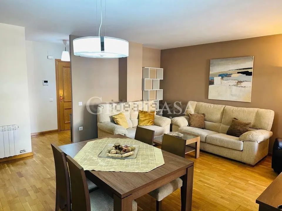 Céntrico y Moderno Piso de 70 m2 de 2 habitaciones cerca del AVE
