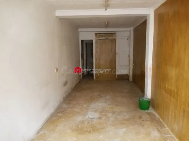 Se alquila pequeño local en el centro histórico de Tortosa