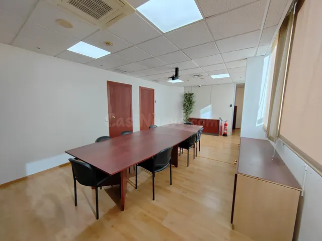 Se vende oficina profesional en la c/Pujades, esquina c/Álav - foto 5