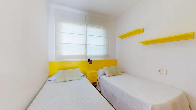 CHALET CON AMPLIA PARCELA JUNTO A LA PLAYA DE LAS HIGUERICAS – TORRE DE LA HORADADA — 23