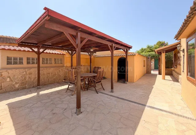 CHALET INDEPENDIENTE EN ALQUILER DE LARGA TEMPORADA EN LA NU - foto 3