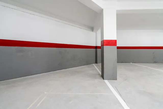 PLAZA DE MOTO EN VENTA EN LA AVENIDA FEDERICO GARCIA LORCA — 3