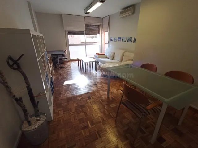 Interesante piso, incluye plaza de garaje, Sector Universidad. — 4