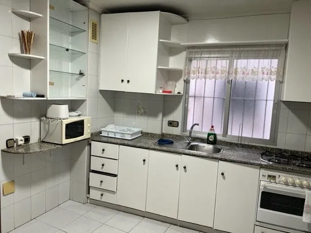 Venta de piso céntrico, 3 dormitorios, 2 baños, zona santa eulalia y universidad — 10