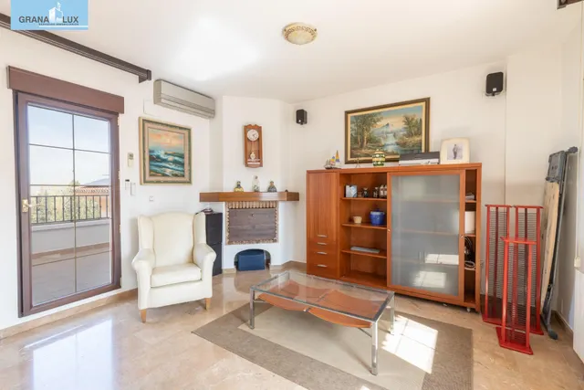Adosada con 4 dormitorios, amplias terrazas y vistas a Granada y sierra nevada — 39