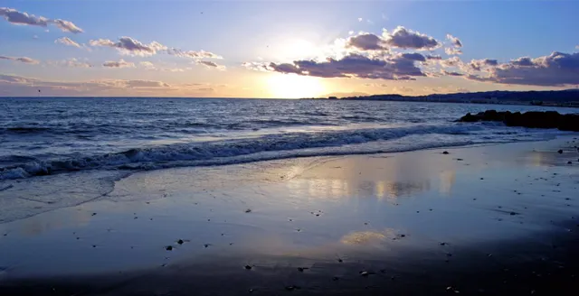*** APARTAMENTO A LA VENTA FRENTE A LA PLAYA Y ORIENTADO AL SUROESTE — 22