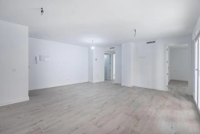 Piso reformado en Avenida Barcelona — 6
