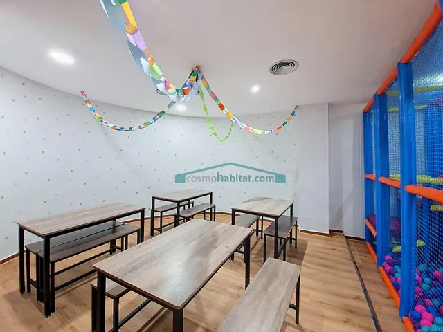Se traspasa ludoteca-cafetería en Tavernes Blanques — 24