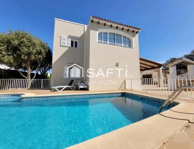 Chalet con piscina y garaje en Cala Blanca - foto 4