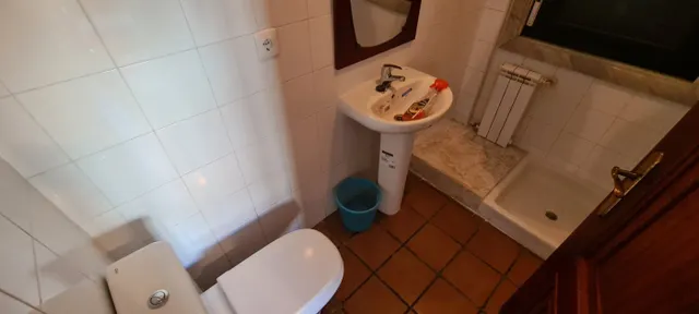 CASA REFORMADA USO HOTELERO EN SANTA COMBA — 38