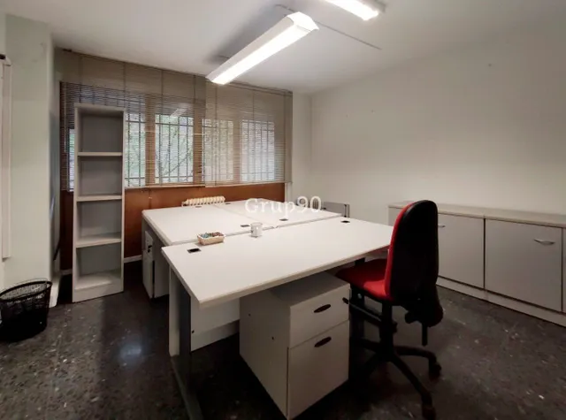3 LOCALES COMERCIALES EN  ZONA INSTITUT — 26