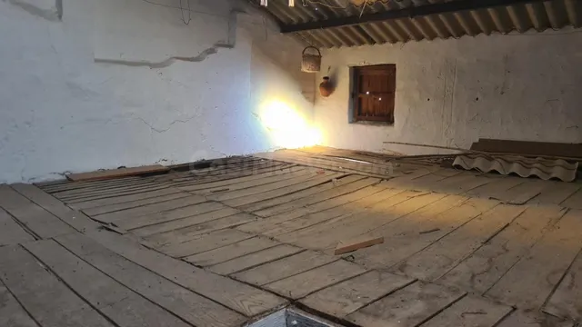 OPORTUNIDAD DE CASA Y EDIFICIO ANEXO EN JARAÍZ DE LA VERA SÓ