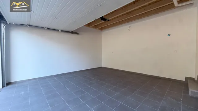 Chalé adosado, con terraza 30m , jardín 70m , garaje para 2 coches. 5 habitaciones. 3 baños. Cocina salón comedor de 35 m2. Magnificas vistas. Muy soleados — 13