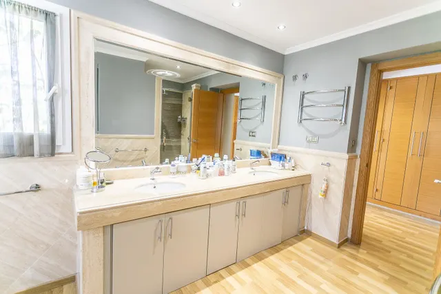 Precioso y lujoso apartamento con vistas al mar en Monte paraíso, en la Milla de Oro. Marbella — 20
