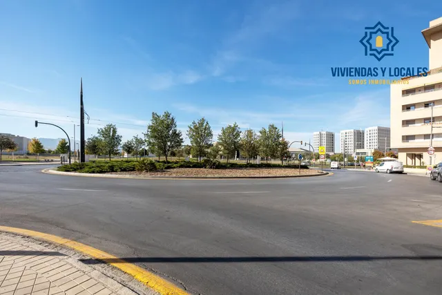 Local comercial en el Campus de la Salud — 22