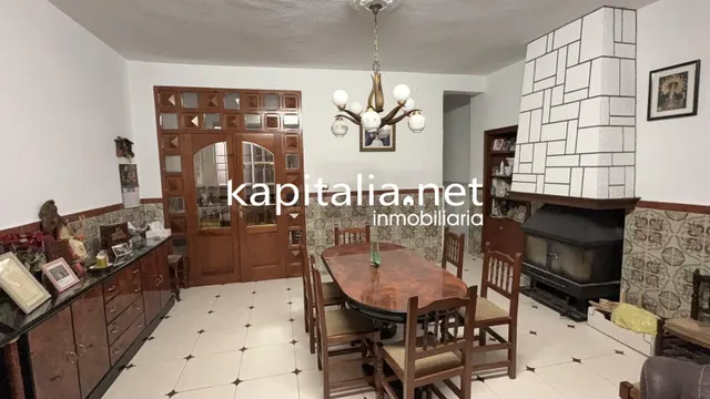 GRAN CASA A LA VENTA DE MAS DE 550MTRS A TAN SOLO 5 MINUTOS  - foto 4