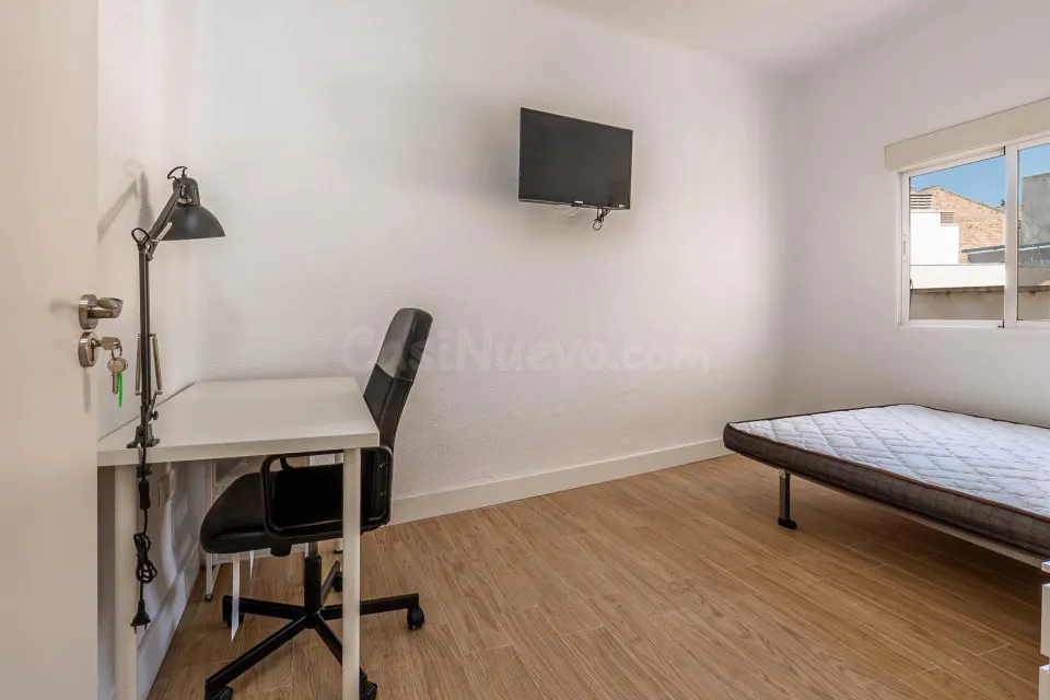 ¡atención estudiantes!, ¡fantástica oportunidad! se busca compañero/a de piso para el próximo semestre, en piso situado en calle sol