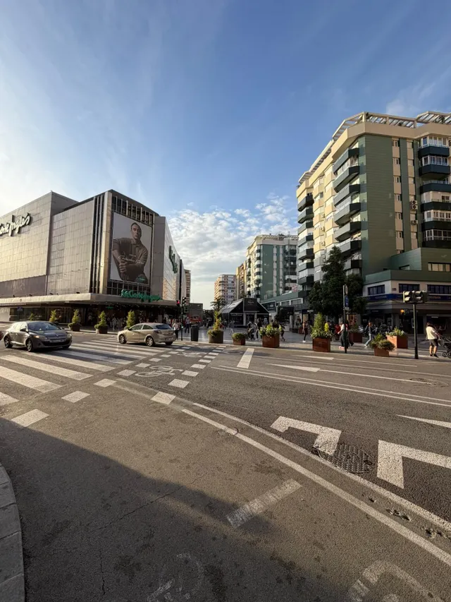 Piso 5 habitaciones 152m² en venta - Avda. de la Constitucion — 12