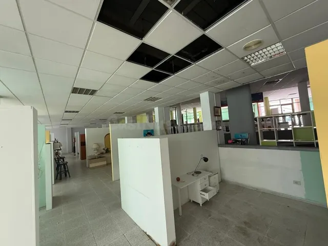 Gran Local en Venta en La Laguna - Espacio que Impulsa a tu Negocio — 23