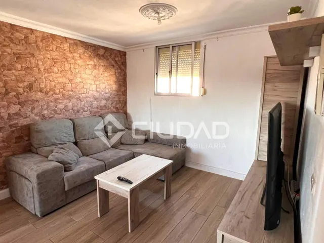 Piso reformado en Bda. Los Ángeles - Barrio Alto — 4