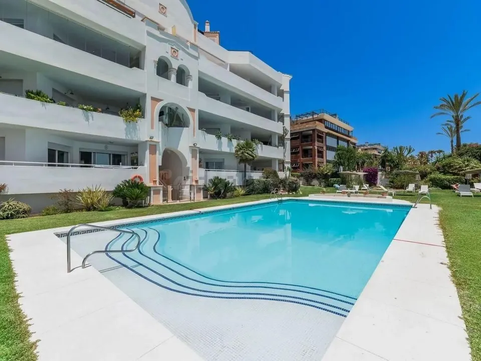 Apartamento 2 habitaciones 195m² en venta - Puerto Banús