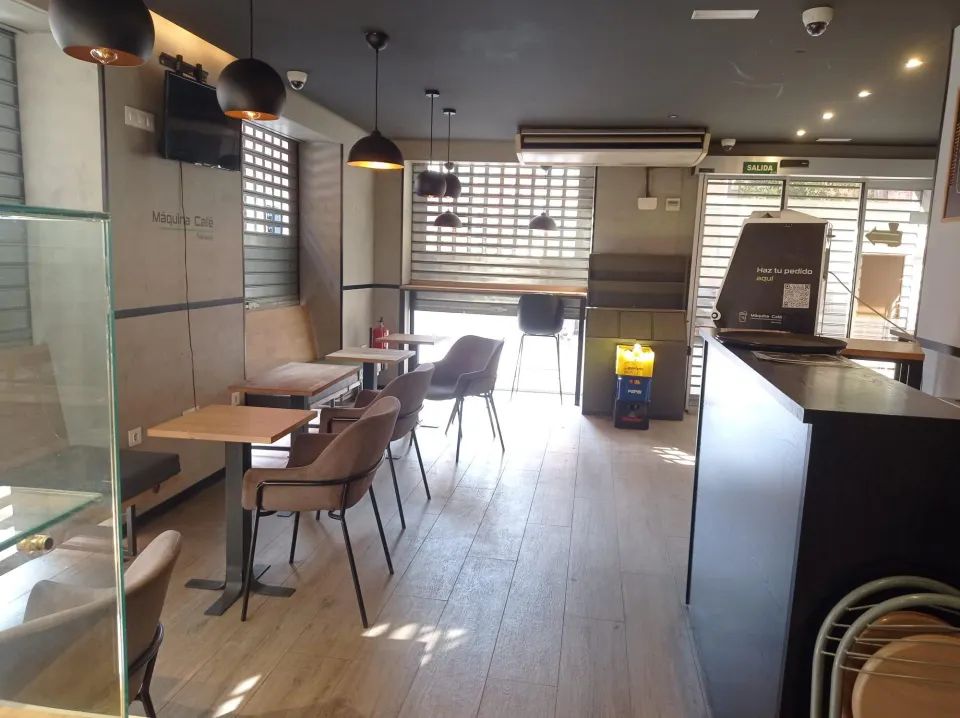 2I Inmobiliarias traspasa cafetería en plena Avenida Cami Nou