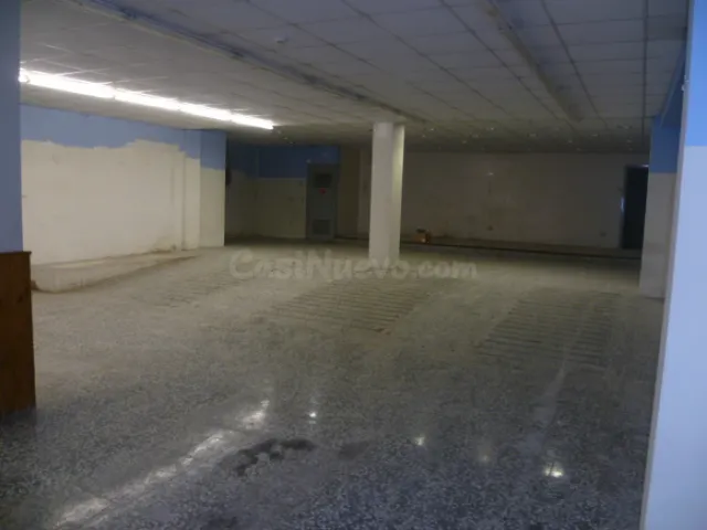 Local comercial 300m² en alquiler - BARRI SAN MAURO - foto 5