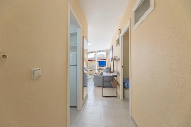 LUMINOSO APARTAMENTO CON VISTAS AL MAR A LA PLAYA DE DAIMÚS. — 16